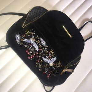 BLACK STEVE MADDEN BAG
